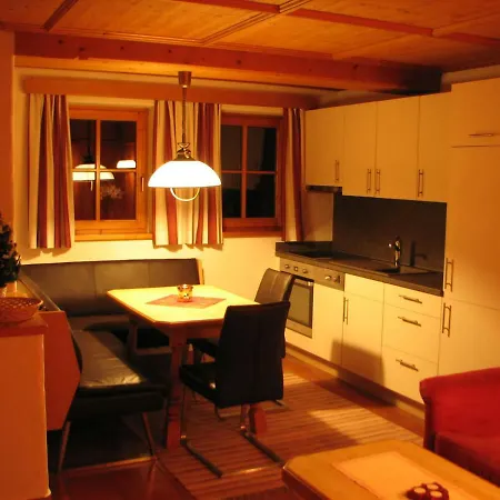 Lotte Familie Grünberger * Brixen im Thale